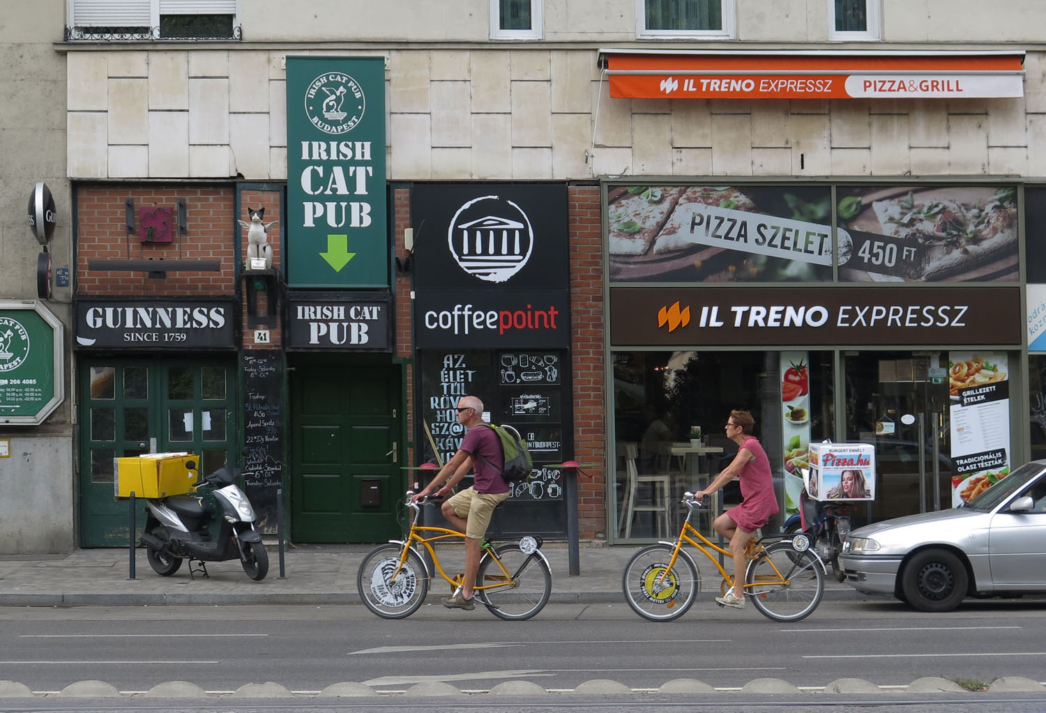 hungary-budapest-street-scenes-irish-pub