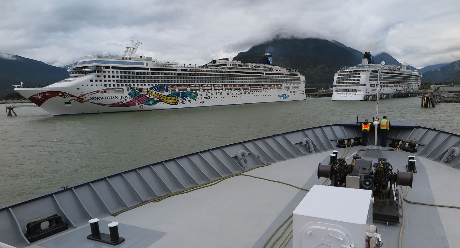 Alaska-State-Ferry-Inside-Passage-Skagway-Cruise-Ships