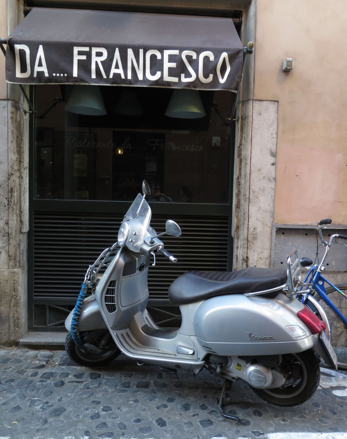 Italy-Rome-Street-Scenes-Vespas