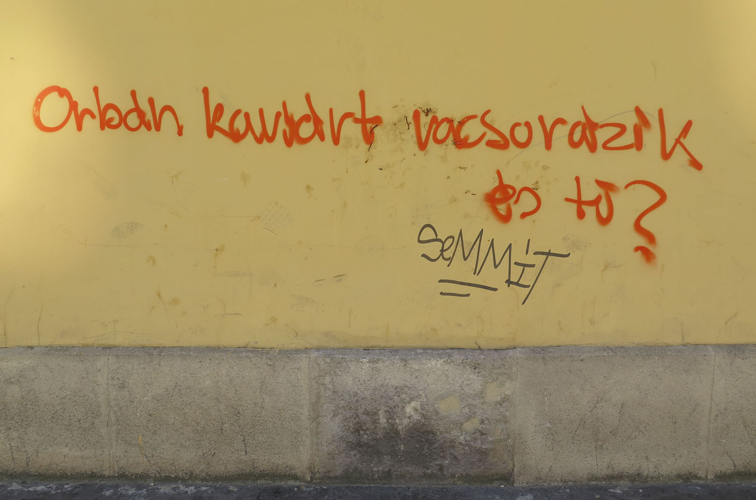 hungary-budapest-street-scenes-graffiti-orban-eats-caviar-for-dinner