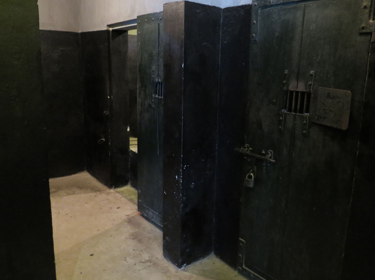 Vietnam-Hanoi-Hoa-Lo-Prison-Cells